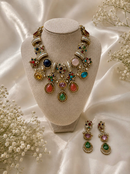 Royal Mehel Natural Stone Necklace Set